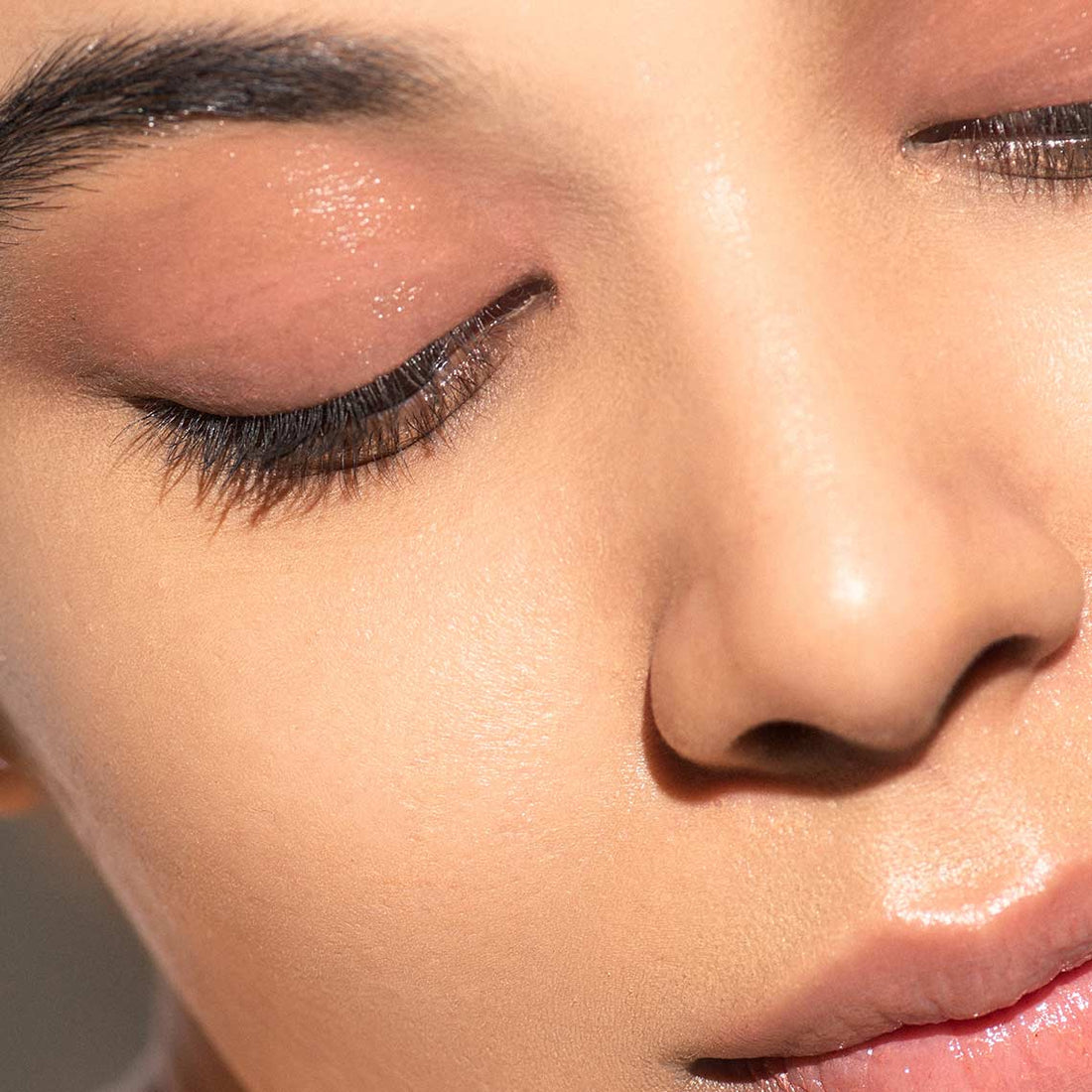 6 Skin Tightening Home Treatments and Tips For a Firm, Fearless Face!